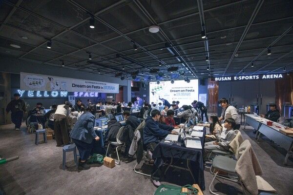 사진=스마일게이트 제공