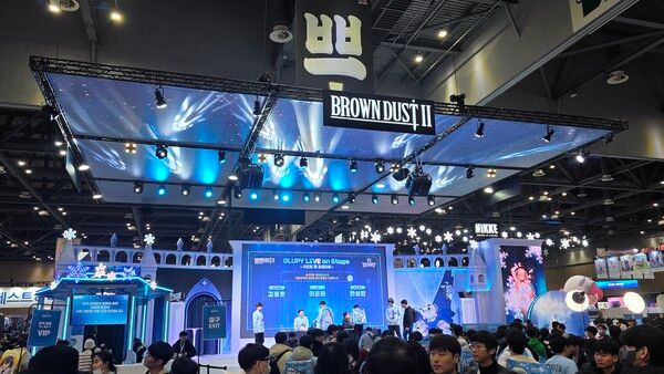 ▲ 네오위즈&nbsp;‘브라운더스트2’는 현장에서 개발진과 직접 만날 수 있는 자리를 마련, 팬들의 뜨거운 호응을 얻었다(사진=경향게임스)