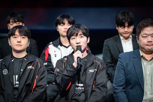 한화생명e스포츠를 대표해 미디어데이에 참가한 ‘피넛’ 한왕호 