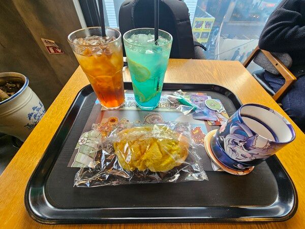 ▲굿즈 구성이 상당히 알차다(사진=경향게임스)