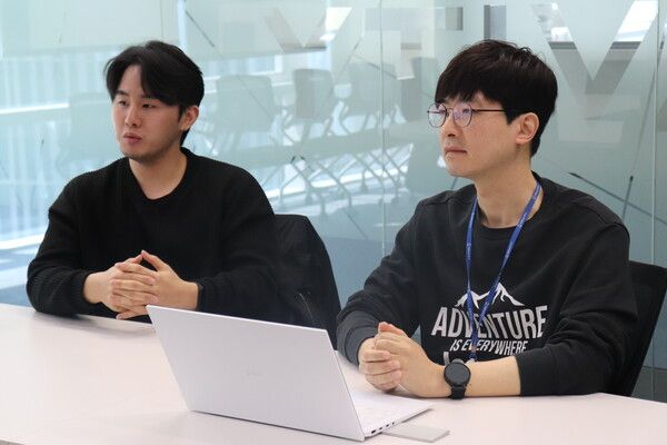 ▲ (좌측부터)익스릭스 이재복 대표, 그라비티 원치균 사업 PM(사진=그라비티 제공)