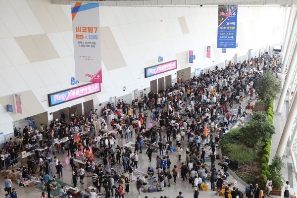 (2019년 플레이엑스포의 관람객을 10만명을 돌파했다.)