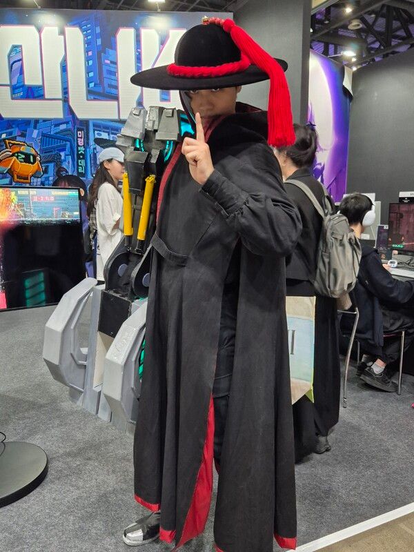 ▲네오위즈 산나비&nbsp;‘준장’ 코스튬플레이어