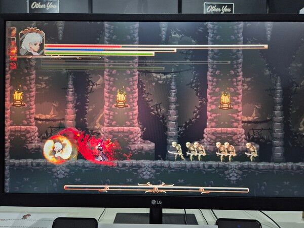 ▲아더 유 게임 플레이 장면