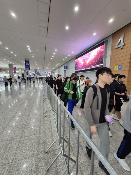 ▲플레이엑스포 2025 2일차 입장 행렬