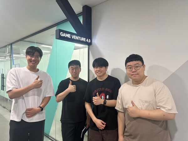 (왼쪽부터 정희범, 이서현, 고정태, 고태욱 개발자. 사진=경향게임스)