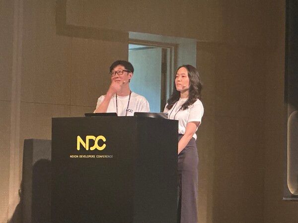 ▲좌측부터 나태현&nbsp;클라이언트&nbsp;개발자, 이현희&nbsp;프로그래머 (사진=경향게임스)