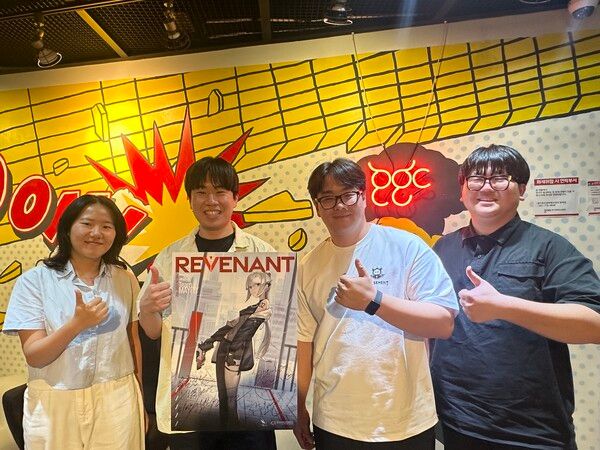 ▲메이플라이 개발팀. (좌측부터) 김수현 클라이언트 프로그래머, 유환진 대표, 전두성 배경 아티스트, 박상우 시스템 기획자(사진=경향게임스)