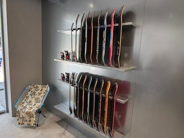 ▲‘루트 스토어’에는 배틀그라운드 굿즈 외에도 다양한 상품이 준비돼 있다(사진=경향게임스)