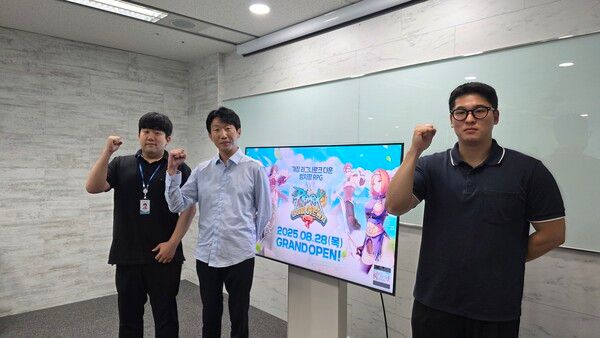 ▲ (좌측부터)그라비티&nbsp;‘라그나로크 아이들 어드벤처 PLUS’ 김준범 PM, 선상웅 PM, 나경일 PM