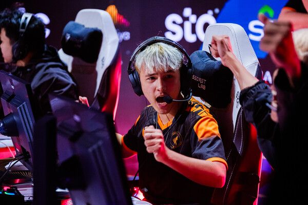 클러치 성공 후 환호하는 팀 스탤리온 ‘no’ 선수 (제공=스마일게이트)