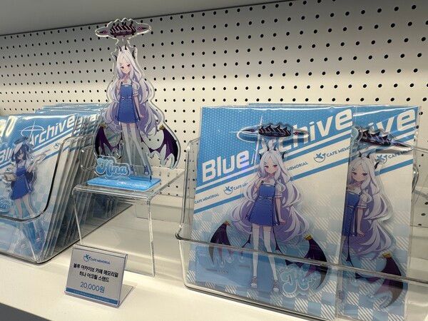 ▲굿즈는 오프라인 한정 판매 상품이 제공된다(사진=경향게임스)