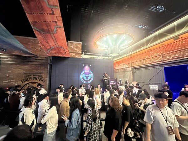 ▲모험가 운세센터에 참여하려는 길이 길게 늘어섰다. 사진=경향게임스&nbsp;