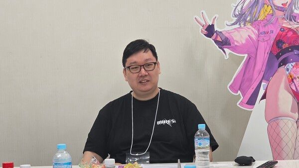 ▲&nbsp;‘미래시: 보이지 않는 미래’ 김형섭 아트 디렉터(사진=경향게임스)