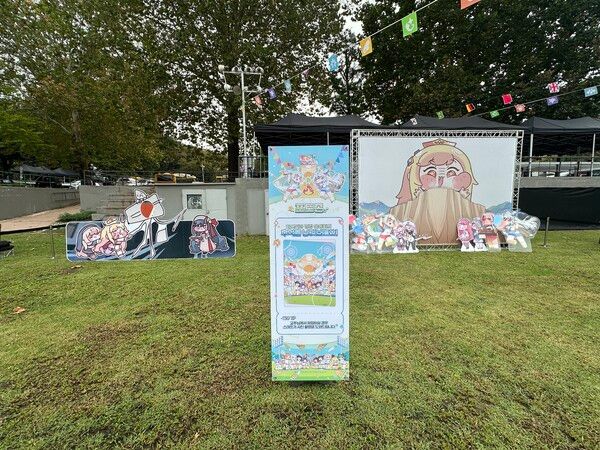 ▲ 다양한 포토존도 야외에 마련됐다. 사진=경향게임스