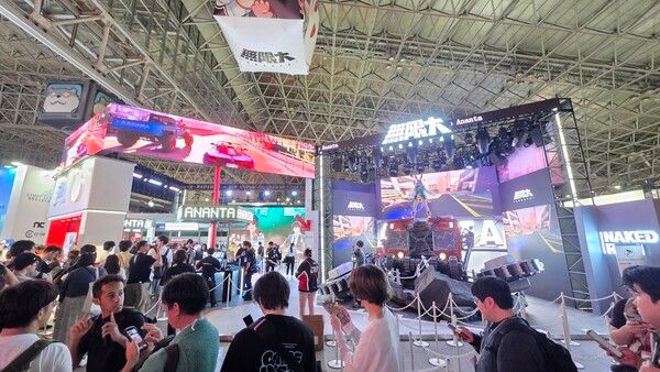 ▲ 넷이즈 '무한대' 부스는 25일, 26일 TGS2025 비즈니스 데이 기간부터 현장에서 끊임없이 쏟아지는 관심을 누렸다(사진=경향게임스_)