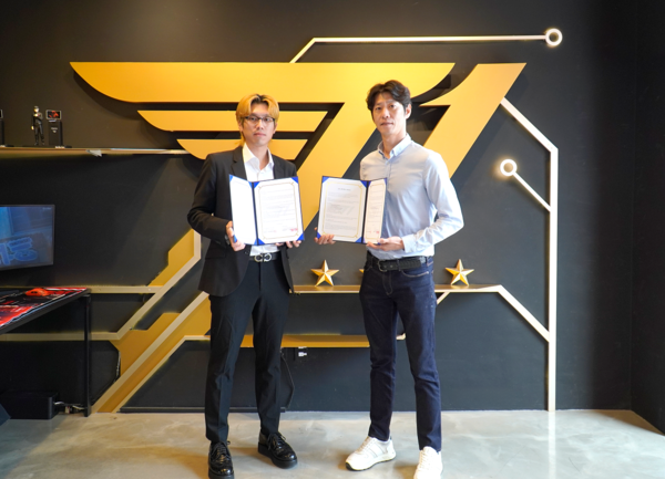 T1A 최원준 헤드(왼쪽)와 네오위즈 최우혁 브랜드(제공=네오위즈)