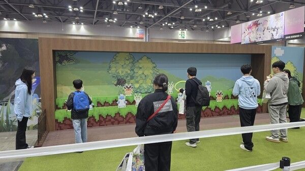 ▲ 게임의 핵심 설정인 생물 ‘키보’들의 존재는 키보를 잡아라 체험 공간으로 표현됐다(사진=경향게임스)