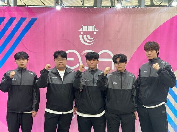 ▲왼쪽부터 송수안, 박상철, 김동현, 전현빈, 김준하 선수. 사진=경향게임스