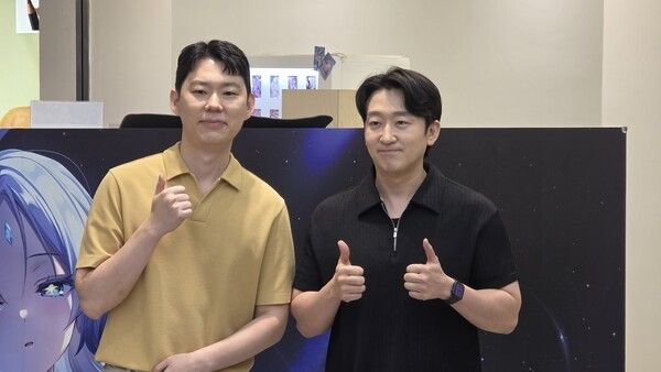 ▲ (좌측부터)스마일게이트 '에픽세븐' 탁광진 PD, 허대균 DD(사진=경향게임스)