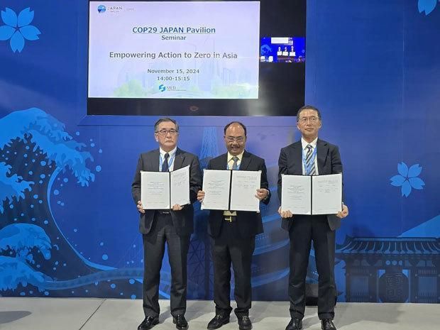 인도네시아에서 그린 암모니아 제조사업을 전개하는 합작사 설립을 위한 주주 간 계약서가 체결됐다 토요엔지니어링 푸푸크 인도네시아 이토추상사의 관계자들 사진토요엔지니어링 제공