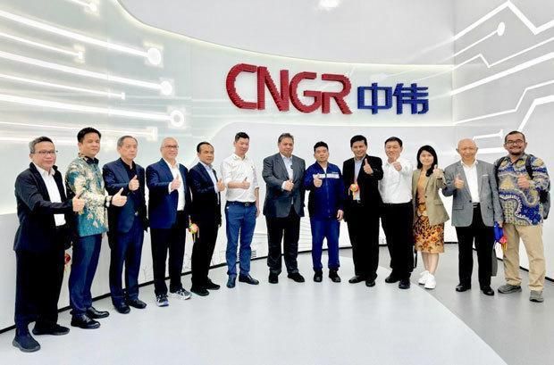 아이르랑가 경제조정부 장관가운데은 쭝웨이신재료의 공장을 시찰했다 사진경제조정부 제공