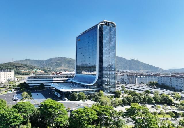 【图片来源 新华社】