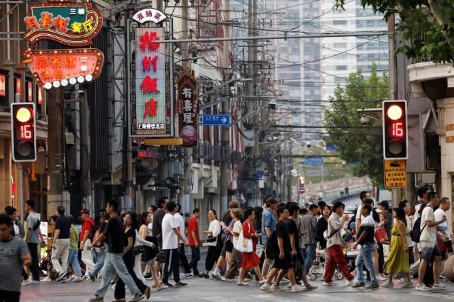 中国上海某个购物街区【图片来源 韩联社】