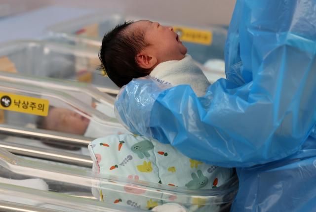 【图片来源 韩联社】