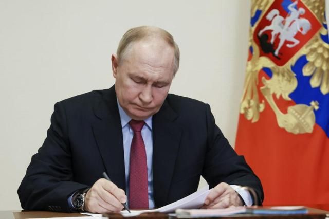 Russian President Vladimir Putin attends a cabinet meeting via videoconference at the Novo-Ogaryovo residence outside Moscow Russia on July 10 2024 AP-Yonhap