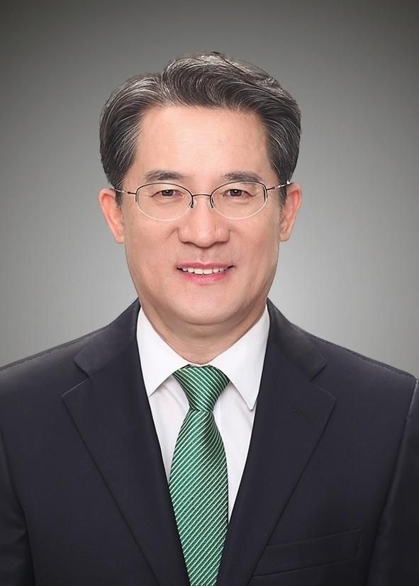 Political commentator Park Sang-byeong