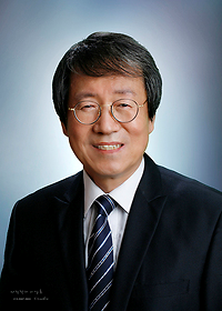 Columnist Lee Jae-ho