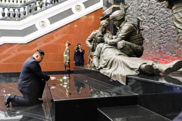 APRIL 26 2026 North Koreas Supreme Leader Kim Jong Un lays flowers during a ceremony to open a museum and memorial complex dedicated to the North Korean servicemen who took part in the liberation of Russias Kursk Region from the Ukrainian Armed Forces Vadim SavitskyRussian Defence Ministry Press OfficeTASSYonhap