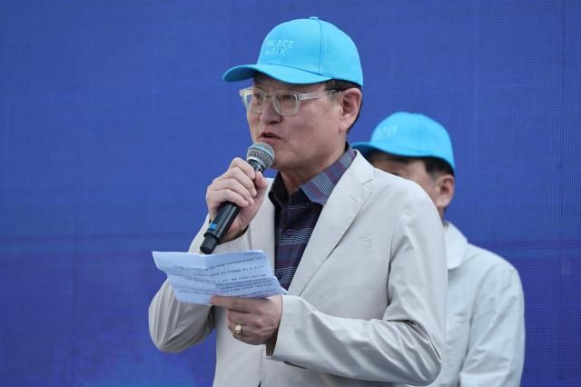 Aju News Corporation President Lim Kwu-jin welcomes participants of Palace Walk Seoul 2026 during an opening ceremony in central Seoul on May 31 AJP Yoo Na-hyun