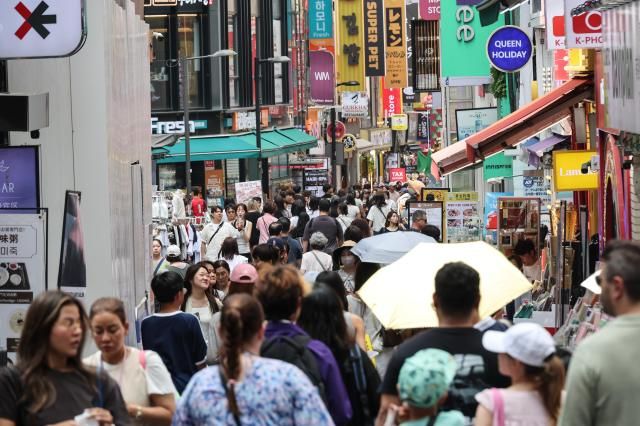 Tourists crowd the streets of Myeong-dong in central Seoul on June 29 2026 AJP Yoo Na-hyun