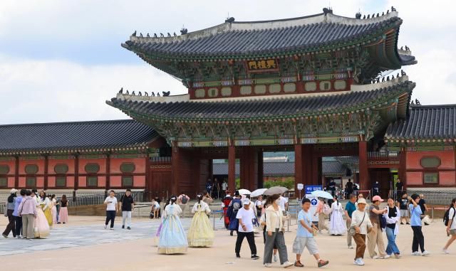 The Gwanghwamun gateway into Gyeongbok Palace AJP Han Jun-gu