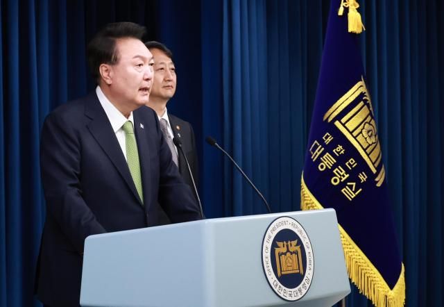 3일 서울 용산 대통령실에서 윤석열 대통령이 동해에서 대량의 원유와 천연가스가 매장돼 있을 확률이 높다고 발표하는 모습사진연합뉴스