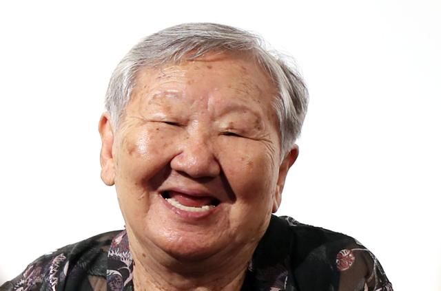 日本軍慰安婦被害者のキル・ウォンオクさんが16日に死去した 享年97歳の写真は、2017年、ソウル麻浦区(マポグ)の戦争と女性人権博物館で開かれたアルバム制作発表会で、ギルさんの姿を写真連合ニュース。