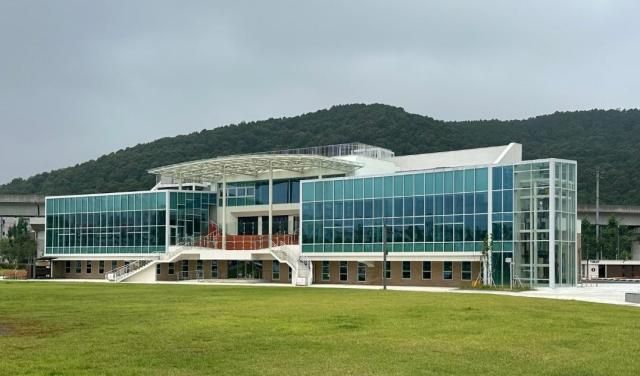 正式開館控えたSERI PAK with龍仁全景写真龍仁市。