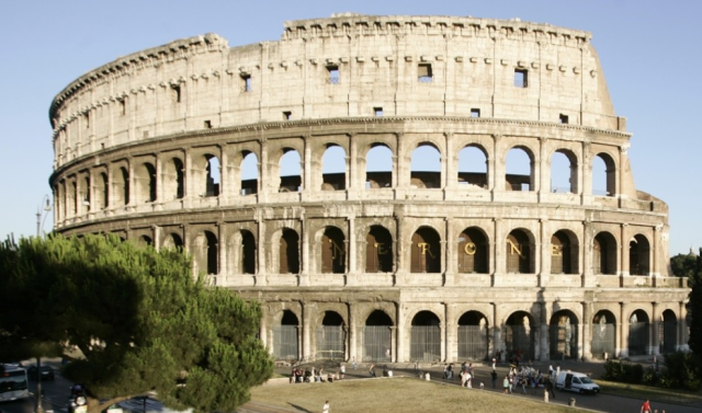 世界的な観光名所である古代ローマの円形競技場コロシアム写真連合ニュース.