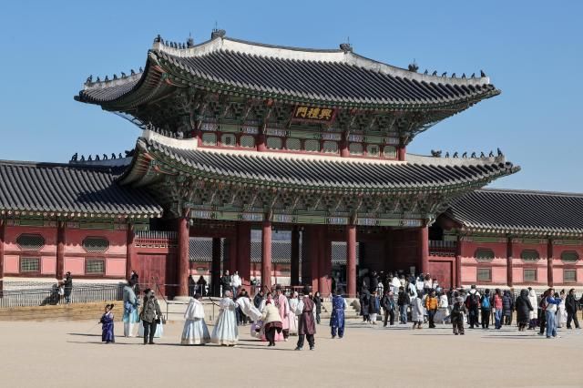 Visitors pass through Heungnyemun Gate at Gyeongbokgung Palace in Jongno District Seoul on Feb 9 2026 AJP Yoo Na-hyun