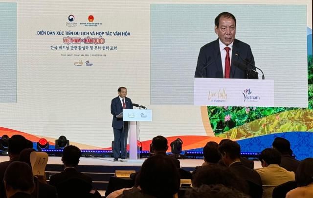 Bộ trưởng Bộ VHTTDL Việt Nam Nguyễn Văn Hùng phát biểu khai mạc Diễn đàn ẢnhHoàng Phương Ly