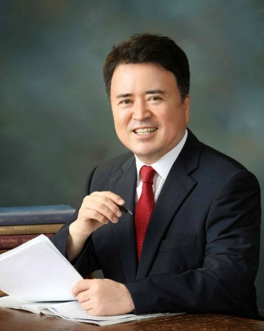 Kwak Young-kil Chủ tịch Tập đoàn Truyền thông AJU News Corporation kiêm Chủ tịch danh dự KOVECA