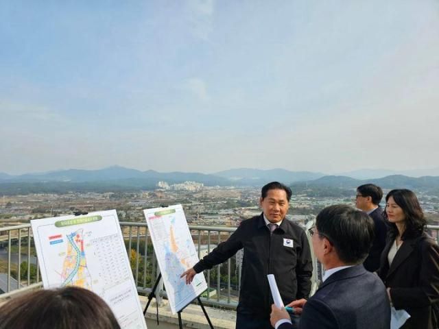 Kim Yong-seok Chủ tịch Ủy ban Giao thông Đô thị Vùng Thủ đô ẢnhMOLIT