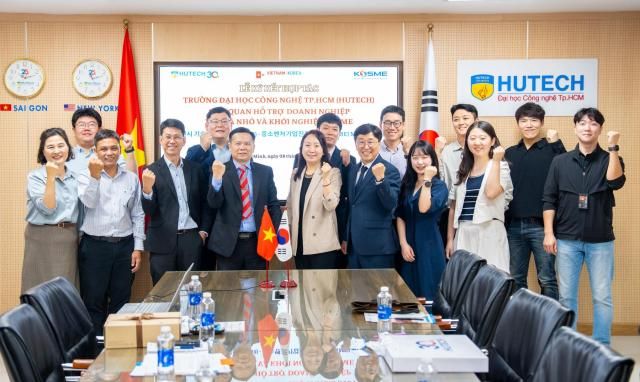 Quang cảnh buổi lễ ký kết hợp tác ẢnhHUTECH