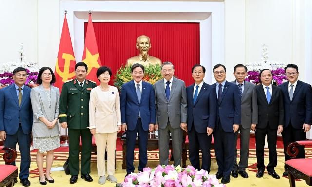 Tổng Bí thư Tô Lâm tiếp Đoàn Đặc phái viên của Tổng thống Hàn Quốc do ông Park Chang-dal dẫn đầu ẢnhBáo Nhân dân