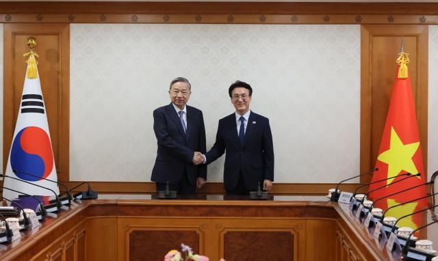 Tổng Bí thư Tô Lâm hội kiến Thủ tướng Hàn Quốc Kim Min-seok ẢnhYonhap News