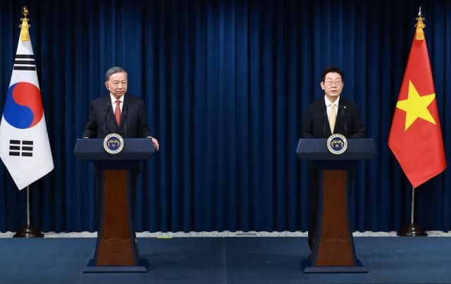 Tổng thống Lee Jae-myung phát biểu tại cuộc họp báo chung giữa Hàn Quốc và Việt Nam được tổ chức tại Phủ Tổng thống ở Yongsan Seoul vào ngày 11 tháng 8 năm 2025 ẢnhYonhap News