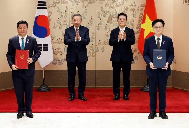 Lễ ký kết Biên bản ghi nhớ Hợp tác Năng lượng Tái tạo Hàn Quốc - Việt Nam ẢnhVăn phòng Tổng thống