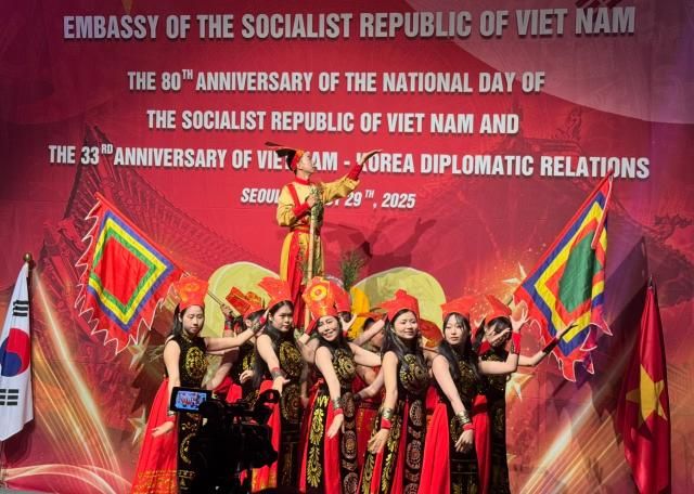 Tiết mục nghệ thuật Hào khí Việt Nam ẢnhHoàng Phương Ly